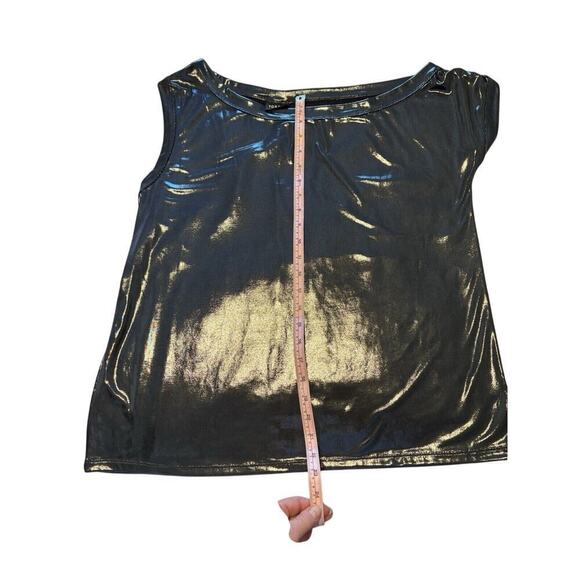 Torrid Size 00 Medium Sleeveless Shell Top Black Shiny Metallic Ruched Shoulder - Picture 2 of 7